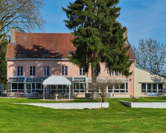 Logis Auberge du port - Bazeilles - Gebouw