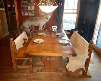 Rustic Accommodation With Breakfast Near - Meeteetse - Comedor