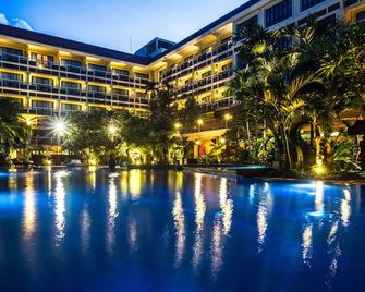 Prince Angkor Hotel & Spa - Khett Siem Reab - Zwembad
