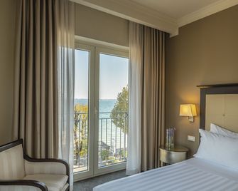 Villa Rosa Hotel Desenzano - Desenzano del Garda - Bedroom