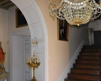 Chateau De Montbrault - Fougères - Trappen