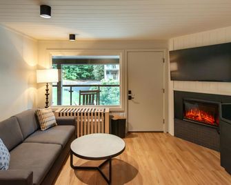 Historic Rocky Waters Inn, A Small Luxury Hotel - Gatlinburg - Huiskamer