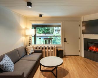 Historic Rocky Waters Inn, A Small Luxury Hotel - Gatlinburg - Huiskamer