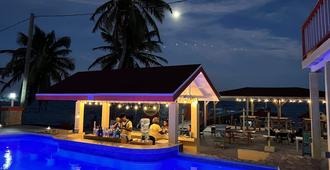 Tropical Paradise Hotel - Caye Caulker - Pool