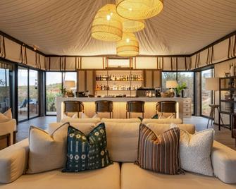 Shamwari Sindile - Paterson - Bar