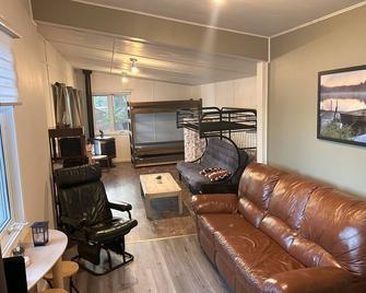 Chalet Rustique sur île - Saguenay - Living room
