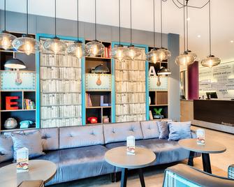 Premier Inn Stuttgart Bad Cannstatt - Stuttgart - Lounge