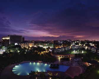 Mövenpick Ambassador Hotel Accra - Accra - Slaapkamer