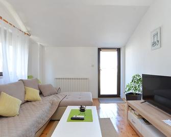 Apartments Drago 589 - Fažana - Sufragerie