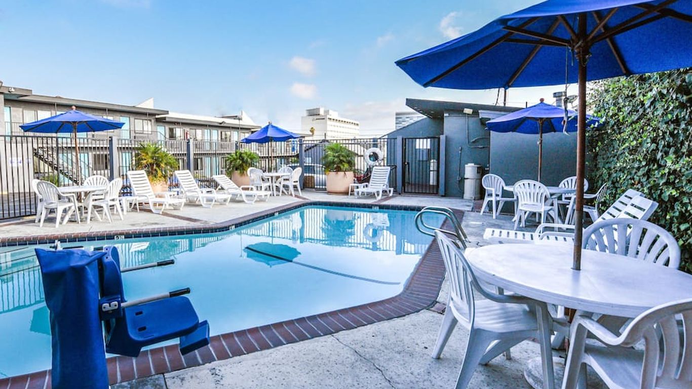 Travelodge By Wyndham Lax