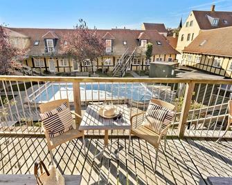 Awesome Apartment In Svaneke - Svaneke - Balcón