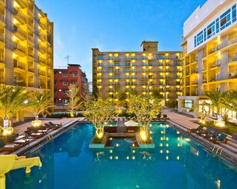 Grand Bella Hotel - Pattaya - Pool