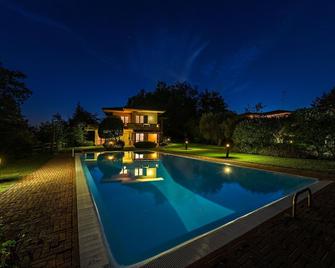 Villa dei Salici con piscina by Wonderful Italy - Soiano del Lago - Pool