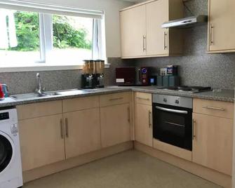 Appin, Beautiful Lochside Apartment with Balcony - Fort William - Küche