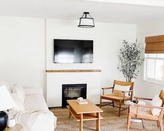 The Avery 12 on North Shore - South Haven