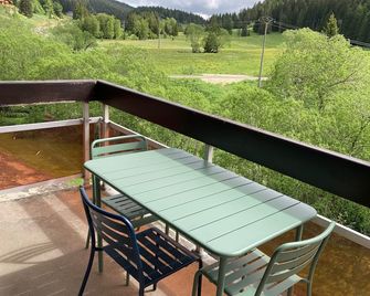 A Cocoon in the Hearth of French-Jura - Lamoura - Balcony