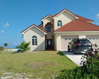 Emerald Estate - Secluded Luxurious Beachfront Villa Whitby - Whitby - Edificio