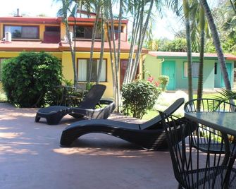 Hotel Bristol Aeropuerto - Alajuela - Innenhof