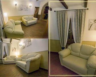 Antico Casale Le Fossate - Giove - Living room