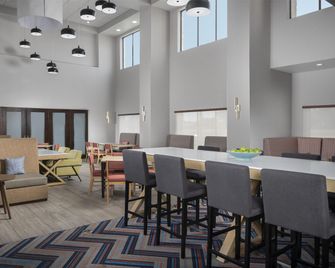 Hampton Inn & Suites Mansfield - Mansfield - Лоббі