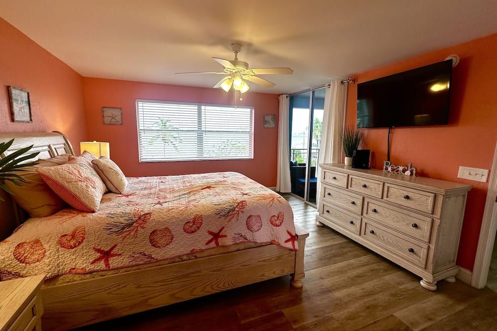 La Brisa - Ocean Views Across from Smathers Beach - كي وست - غرفة نوم