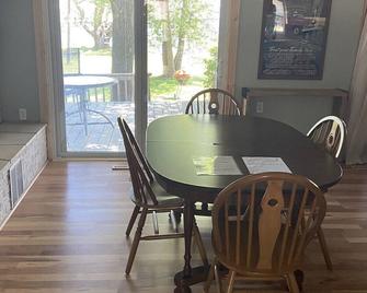Lake View Minnesota Resort Cabin with Resort Amenities- 3 Bedroom - Ottertail - Dining room