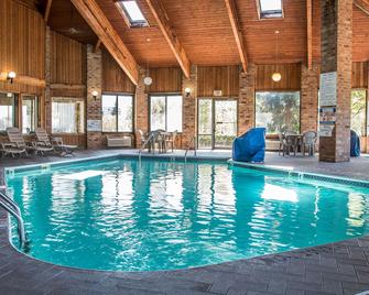 Quality Inn Grand Rapids South-Byron Center - Grand Rapids - Πισίνα