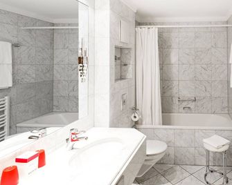 Dormero Hotel Halle - Halle - Bathroom