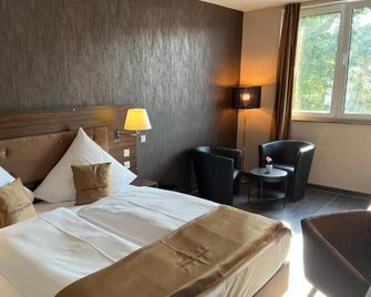 Hotel Pasa Paradies - Hanau - Bedroom