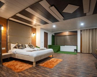 Hotel Robinsson Palace - Mukteshwar - Bedroom