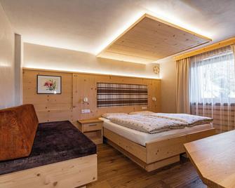 Ciasa Iachin - Dolomites Dream Retreat - San Martino in Badia/St. Martin in Thurn - Bedroom