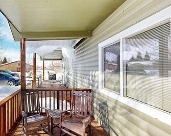 Lovely home with patio & yard - great central locale near fishing & skiing - Gunnison - Balcon