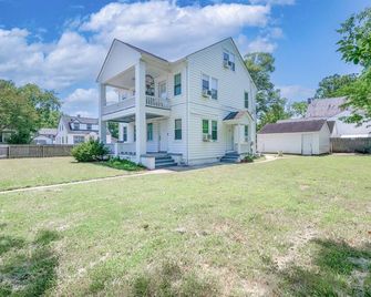 Charming 2-Bdrm Gem! Near Casino! - Portsmouth - Building