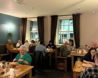 The Berkeley Arms Hotel - Berkeley - Restaurante