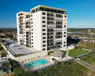 Sunrise beach views with top complex amenities and pool access! - Ormond Beach - Edificio