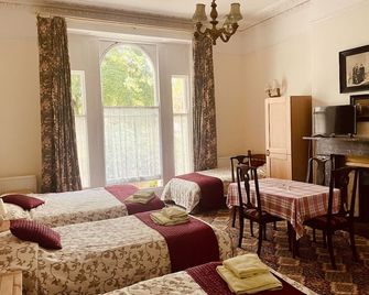 Kingsmuir Hotel - צ'לטנהאם - חדר שינה