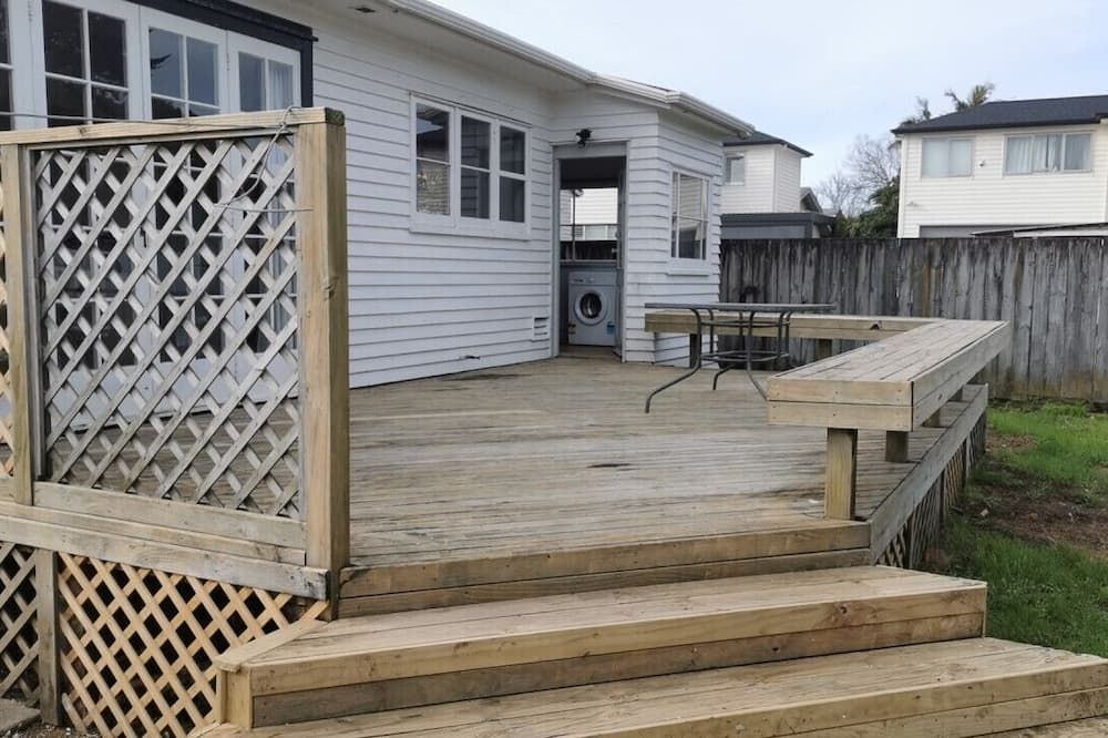 3 Bedroom House, Unit A - Auckland