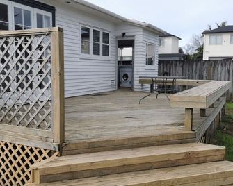3 Bedroom House, Unit A - Auckland