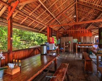 Hamueco Dive Resort Raja Ampat - Waisai - Bar