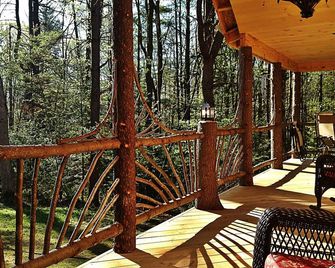 Quiet Seclusion/HotTub/ Lake/forest access - Caroga Lake - Balcony
