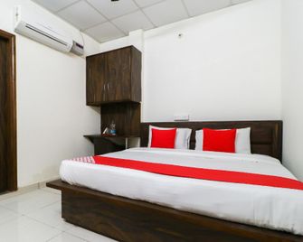 Hotel O Rk Inn - Ludhiāna - Bedroom