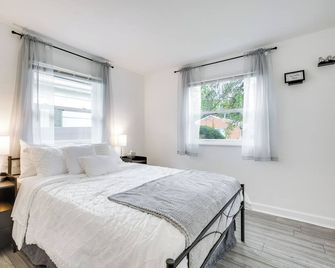 Central Dayton Apt Half-Mi to UD! - Dayton - Bedroom
