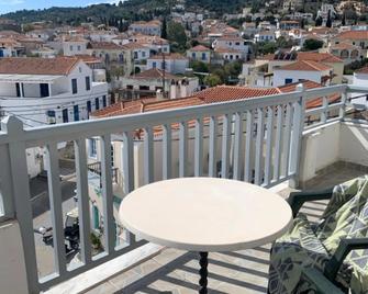 A Hotel Faros - Spétses - Балкон