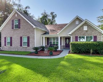 Screened Patio: Rincon Home, 18 Mi to Savannah! - Rincon - Building