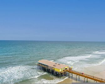 Oceanfront Apt at Sunglow Resort Seaside Suite - Daytona Beach Shores - Pláž