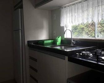 Apt 102 Mariscal up to 6 people - Porto Belo - Kitchen