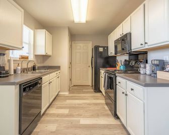 Veteran owned house, Near Lackland AFB. Perfect for BMT graduations - San Antonio - Cuisine