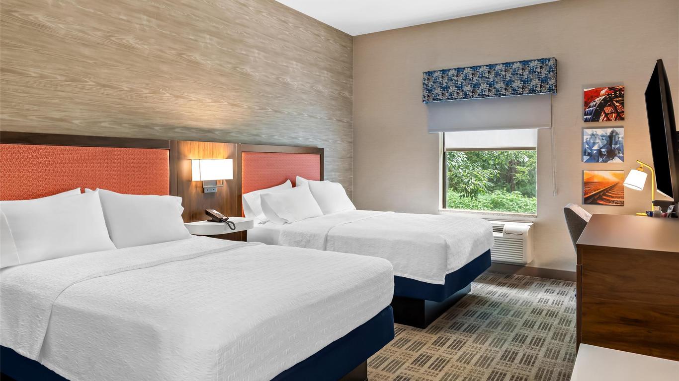 Hampton Inn & Suites Grove City