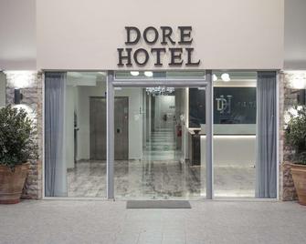 Dore Hotel - Agia Marina - Gebäude