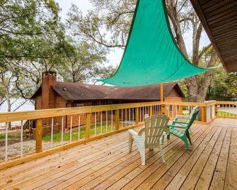 Lakefront Keystone Heights Home with Boat Ramp! - Keystone Heights - Balcony